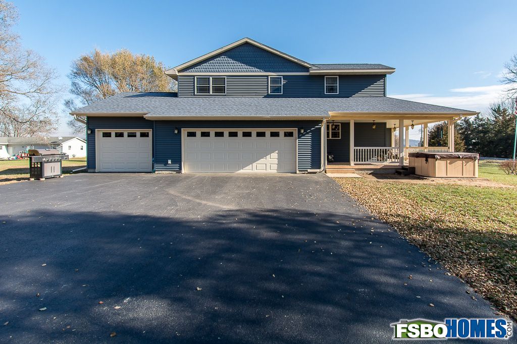 10525 Two Mile Rd, Thomson, IL 61285 Home For Sale